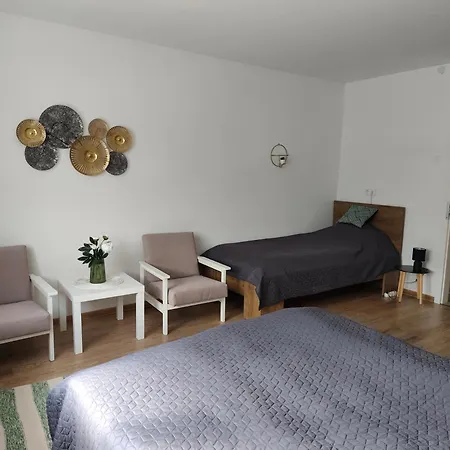 Apartment Feszek Vendeghaz *