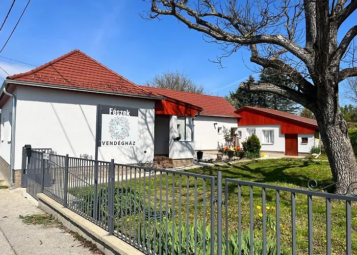 Feszek Vendeghaz Apartament *